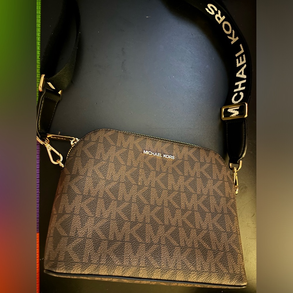 Michael kors crossbody